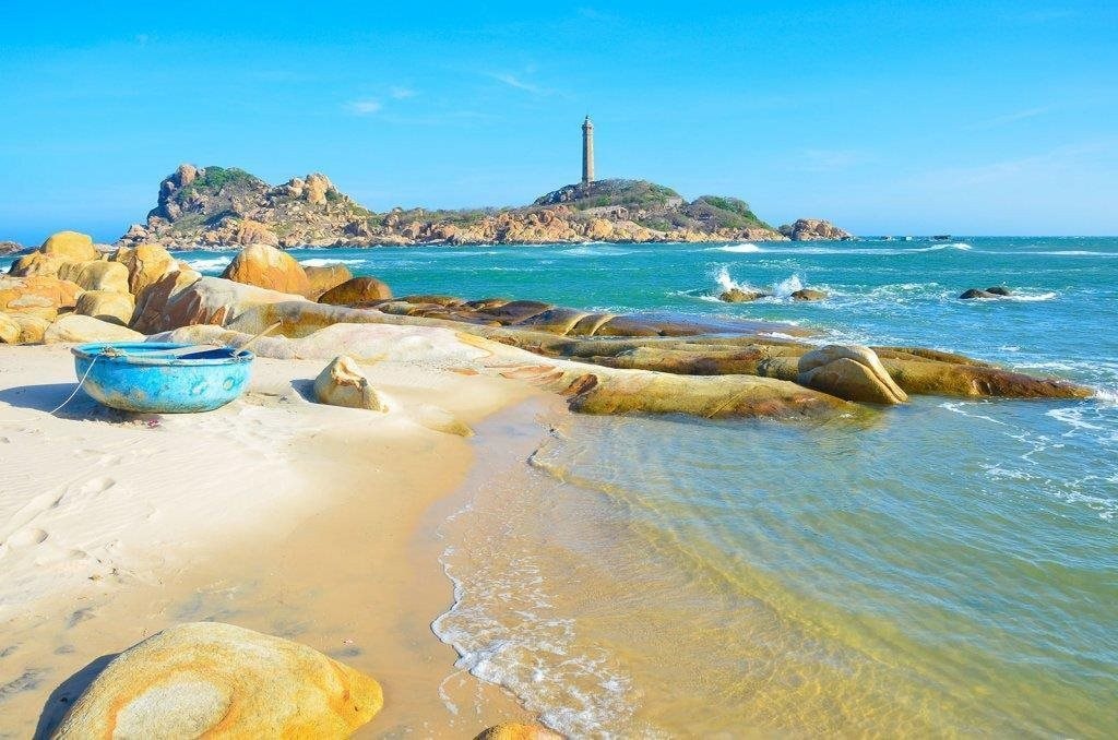 Tận hưởng vẻ đẹp của biển trong chuyến du lịch mùa hè 