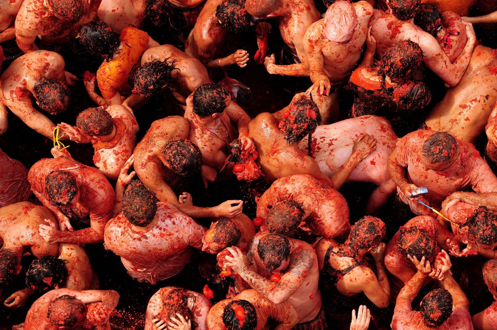 Không khí lễ hội La Tomatina kéo dài suốt tuần 