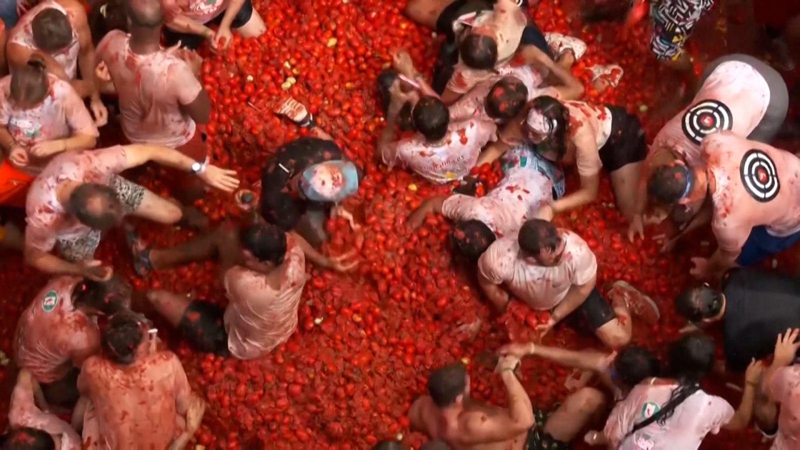La Tomatina - Trận chiến khổng lồ với gần 150 tấn cà chua 